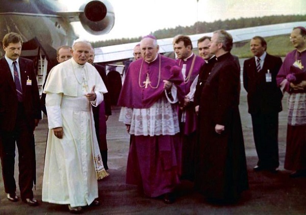 Pope John Paul II 11 06 1987 01 768x541